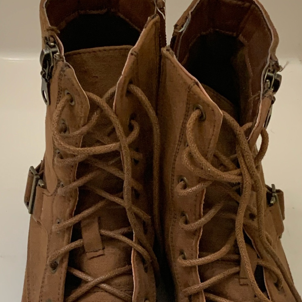 Combat boot